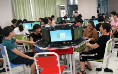 提升信息技术 助力专业成长——教师校本培训之希沃课件制作与使用专题研修